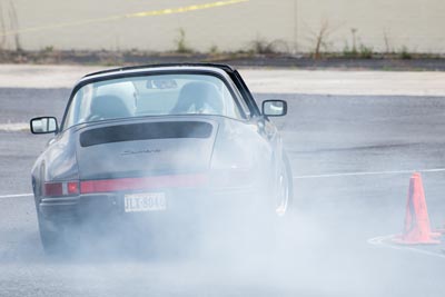 photo of Mike Kilmer's smoking 911SC