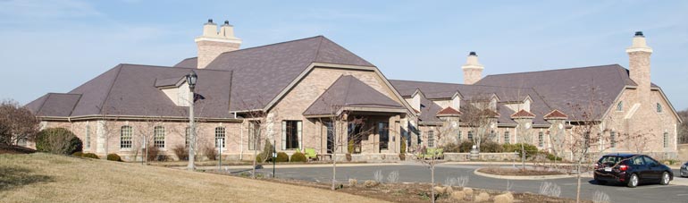 photo of the main building at
Early Mountain Vineyards