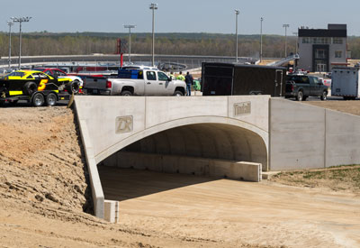 photo of the bridge
at Dominion Racewayr